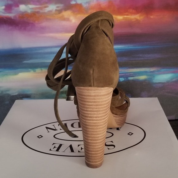 Steve Madden Strappy Olive Platform Sandal - Picture 4 of 5